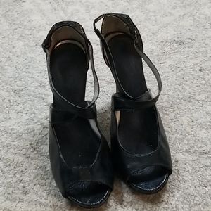 Carlos Santana peep toe pumps